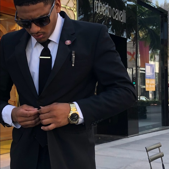 Guess Goldtone watch black dial 48mm - Picture 2 of 6